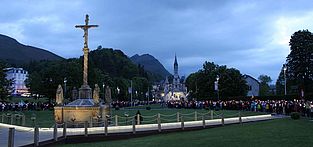 Lourdes, Lichterprozession (c) Heinrich-Maria Burkard Lourdes, Lichterprozession (c) Heinrich-Maria Burkard